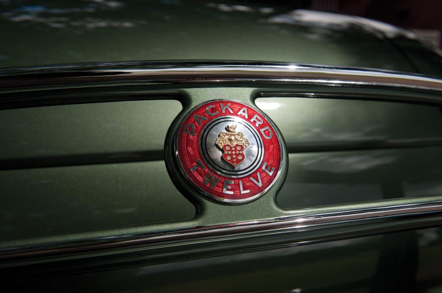  Packard Twelve Convertible Coupe 1933 года  (фото 7 из 57)